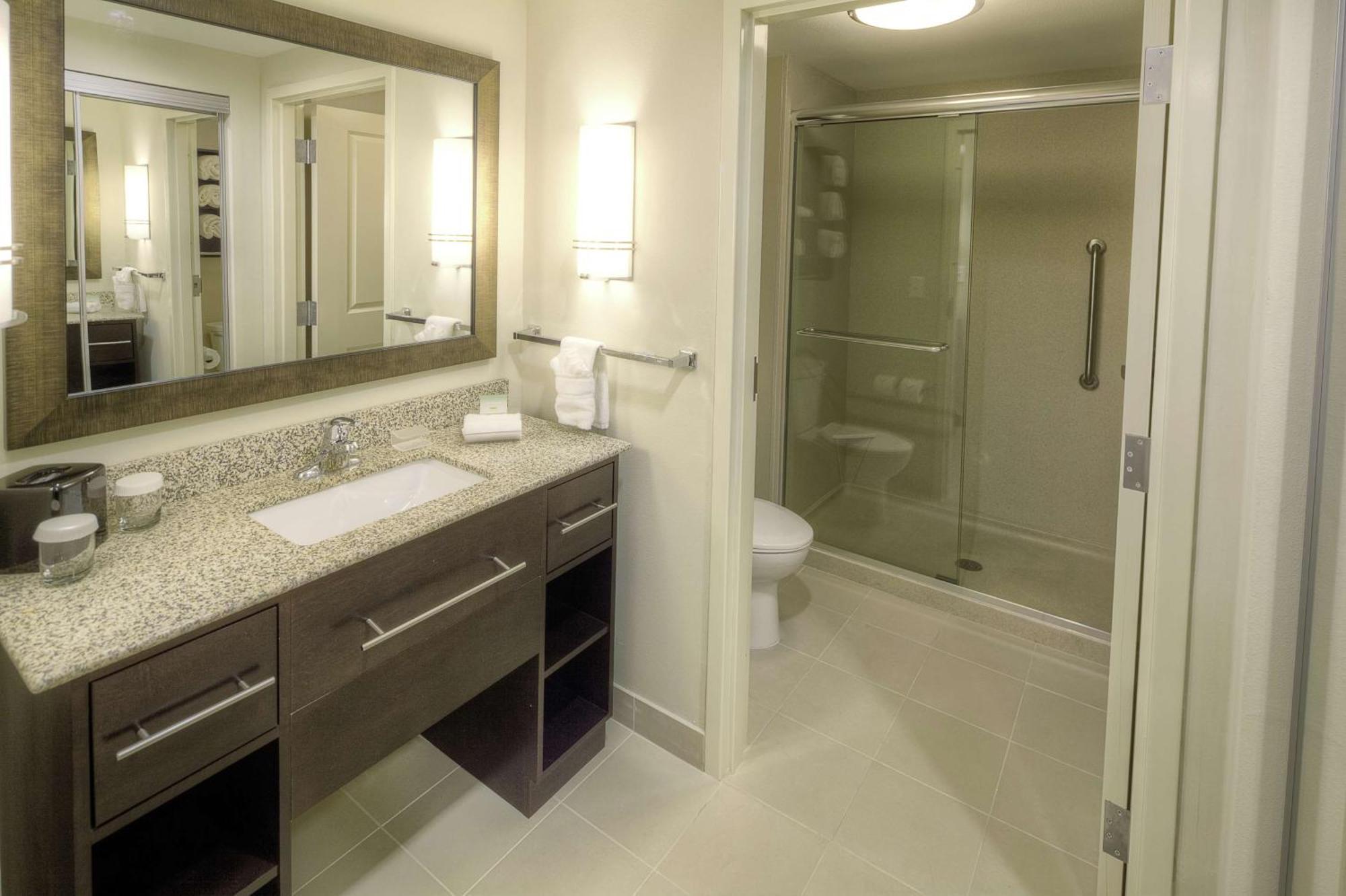 Homewood Suites By Hilton Виктория Экстерьер фото